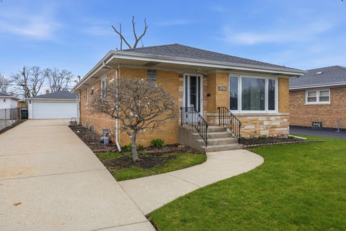 8736 N Ozark Avenue, Niles, IL, 60714 | Card Image