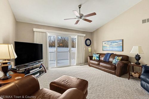 7241 Kings Way, Flushing, MI, 48433-2289 | Card Image