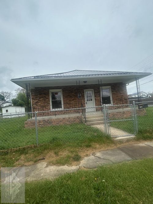 400 Princeton Ave, Princeton, WV, 24740-3222 | Card Image