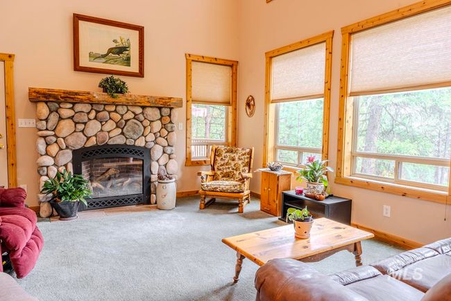 6 Three Point Rd, House other with 4 bedrooms, 3 bathrooms and 2 parking in Cascade ID | Image 7