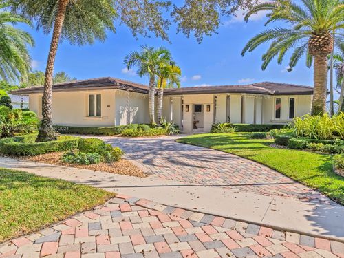 16111 W Troon Cir, Miami Lakes, FL, 33014 | Card Image