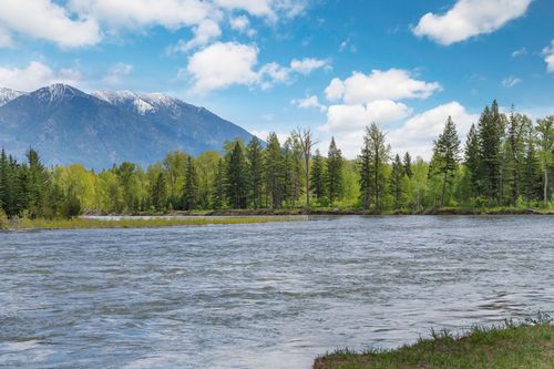 985 Jellison Rd, Columbia Falls, MT, 59912-9035 | Card Image