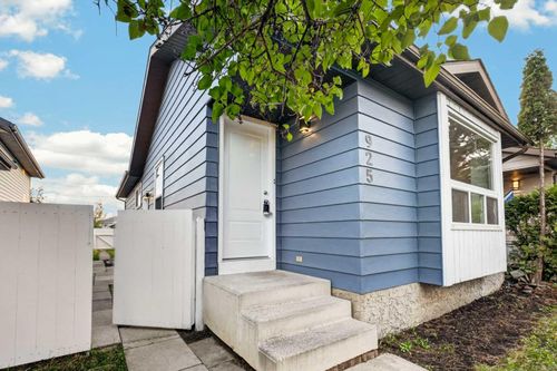 925 Erin Woods Dr Se, Calgary, AB, T2B2X1 | Card Image
