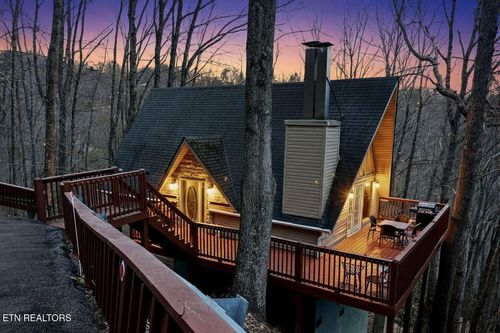 1403 Zurich Rd, Gatlinburg, TN, 37738 | Card Image
