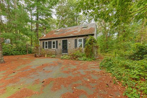11 Shallow Pond Ln, East Falmouth, MA, 02536-4754 | Card Image