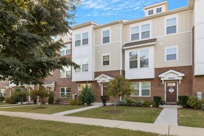 15611 Alice Mae Court, Townhouse with 3 bedrooms, 2 bathrooms and 4 parking in Orland Park IL | Image 1