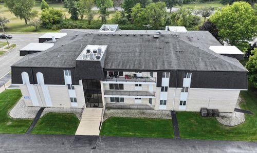 apt-211-18560 Escanaba Ct, Lansing, IL, 60438-2835 | Card Image