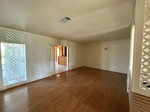 427 22nd Ave N, Texas City, TX, 77590-6024 | Card Image