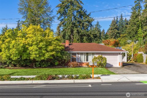 1129 Madison Ave N, Bainbridge Island, WA, 98110-1782 | Card Image