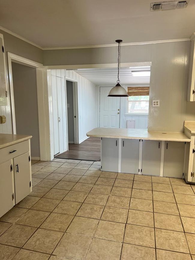 3702 Rose Cir, House other with 4 bedrooms, 2 bathrooms and 1 parking in Snyder TX | Image 5