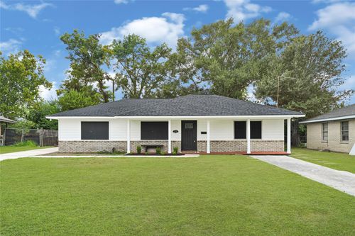 2703 Ammons St, Baytown, TX, 77521-4560 | Card Image