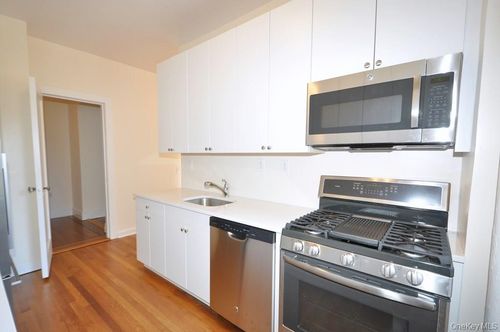4d-155 Garth Rd, Scarsdale, NY, 10583-3880 | Card Image