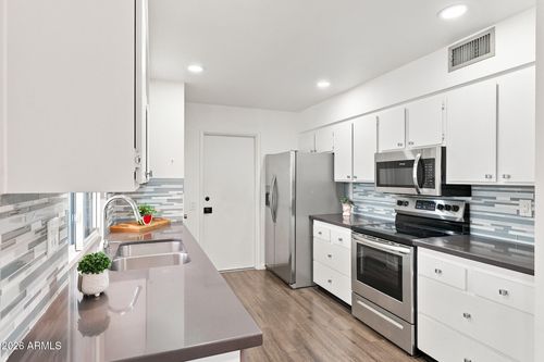 9443 W Newport Dr, Sun City, AZ, 85351-2430 | Card Image
