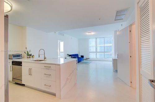 apt-2104-300 S Biscayne Blvd, Miami, FL, 33131-5328 | Card Image