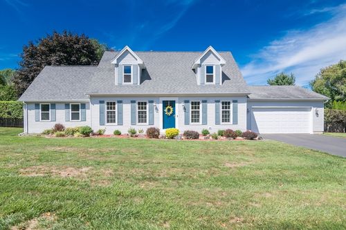 19 Hunters Greene Cir, Agawam, MA, 01001-3664 | Card Image