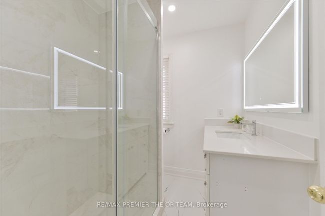 273 E 13 Th St, House other with 5 bedrooms, 3 bathrooms and 5 parking in Hamilton ON | Image 9