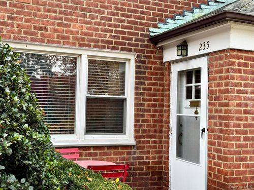 235-235 S Buckhout St, Irvington, NY, 10533-2208 | Card Image