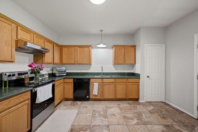 1503 Prather St, House other with 3 bedrooms, 2 bathrooms and 2 parking in Taylor TX | Image 9