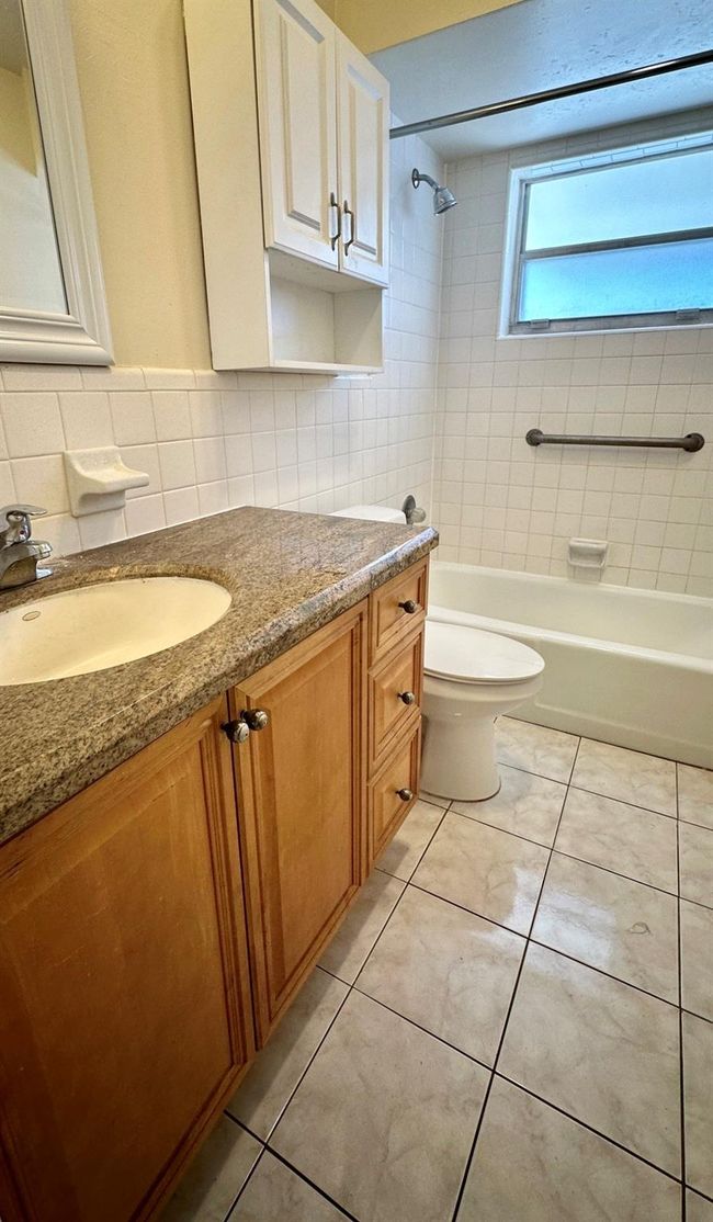 APT-1 - 1973 Ne 4 Th St, Condo with 1 bedrooms, 1 bathrooms and null parking in Deerfield Beach FL | Image 9