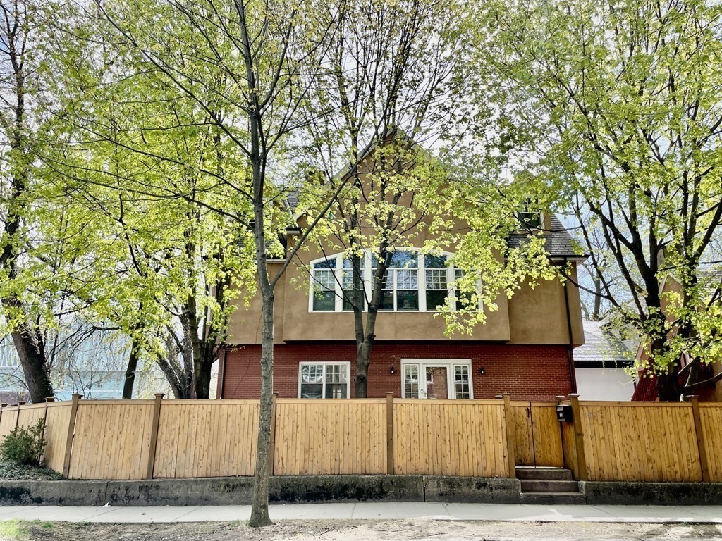Residential Lease in Brookline