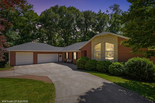 28053 214th St, Le Claire, IA, 52753-9192 | Card Image