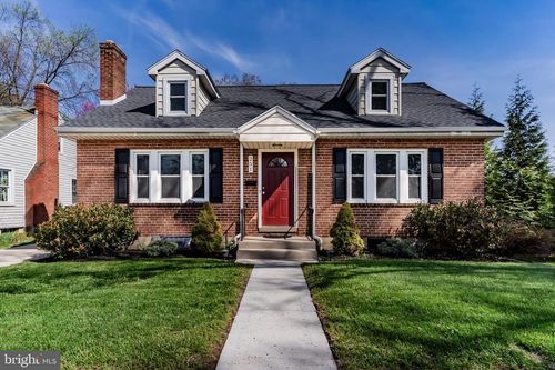 251 E Pomfret St, CARLISLE, PA, 17013-2543 | Card Image