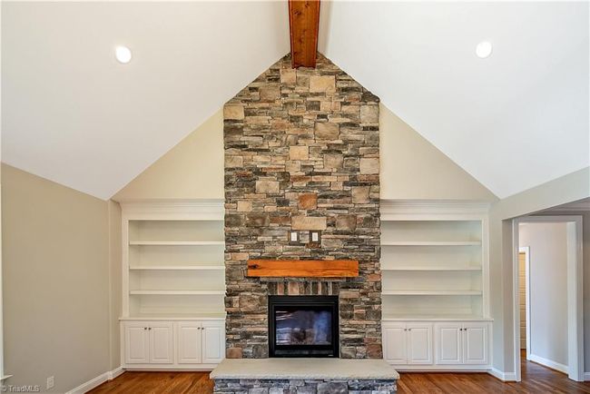 Photo similar to home being built. | Image 22