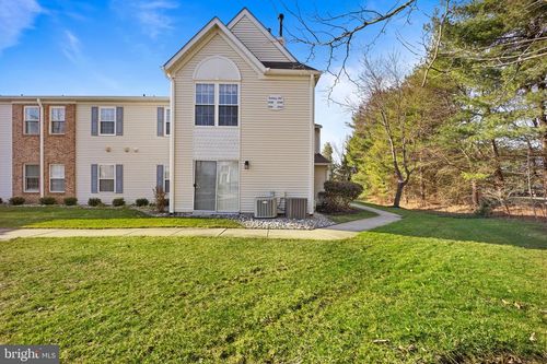 202 Arrowwood Ct, MOUNT LAUREL, NJ, 08054-4923 | Card Image