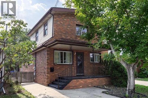 1761 Benjamin Ave, Windsor, ON, N8X4N7 | Card Image