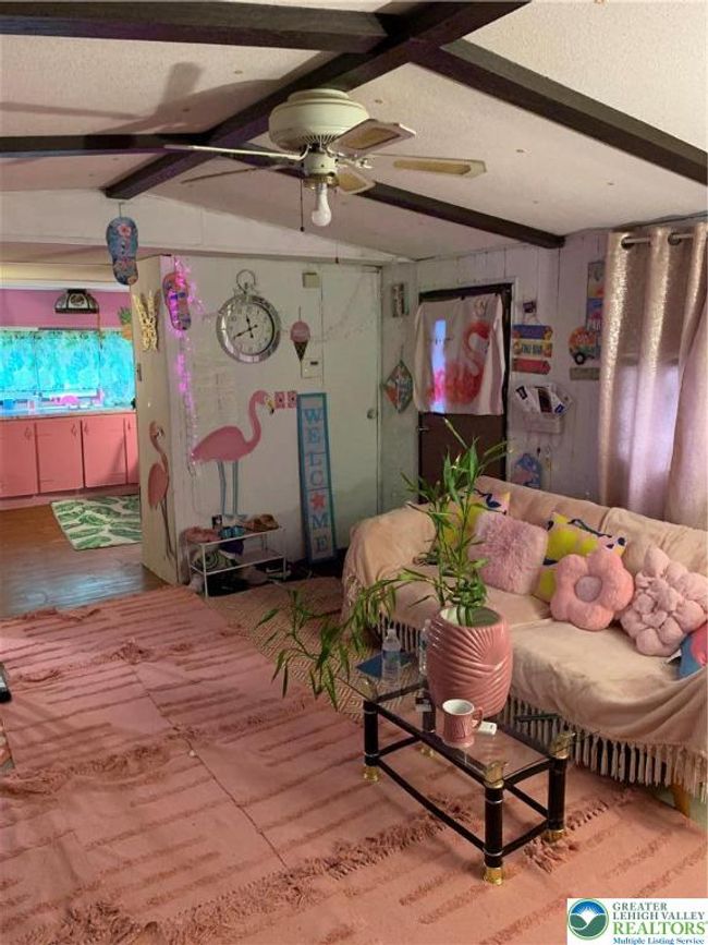 127 Pine Cone Trl, House other with 3 bedrooms, 1 bathrooms and null parking in Scotrun PA | Image 8