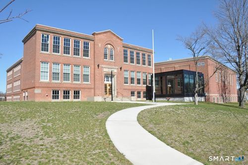 g3-496 Newhall St, Hamden, CT, 06517-3246 | Card Image