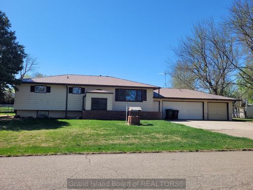 4035 Edna Dr, Grand Island, NE, 68803-4802 | Card Image