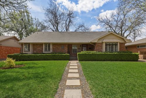 6338 Town Hill Ln, Dallas, TX, 75214-2045 | Card Image