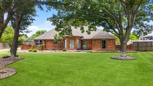 909 Valley View Ave, Red Oak, TX, 75154-3929 | Card Image