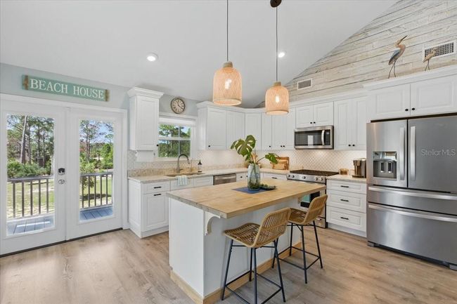 15250 Sw 100 Th Pl, House other with 2 bedrooms, 2 bathrooms and null parking in Cedar Key FL | Image 13