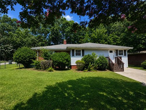 208 W North Ave, WESTMINSTER, SC, 29693-1447 | Card Image