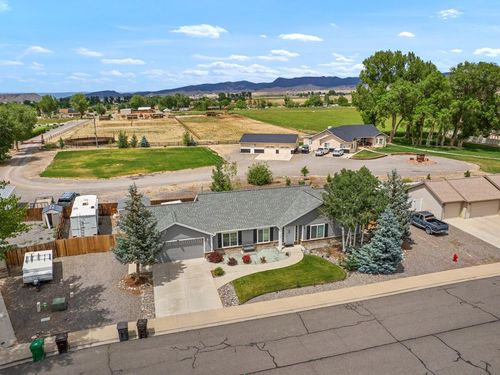 3165 Crows Nest Ct, Montrose, CO, 81401-9066 | Card Image