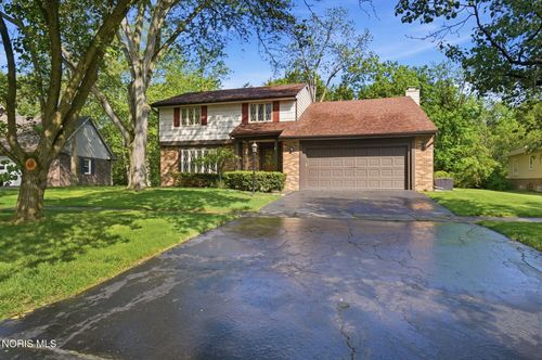 816 Oak Knoll Dr, Perrysburg, OH, 43551-2910 | Card Image