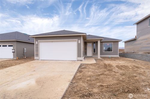 574 S Oasis Loop, East Wenatchee, WA, 98802 | Card Image