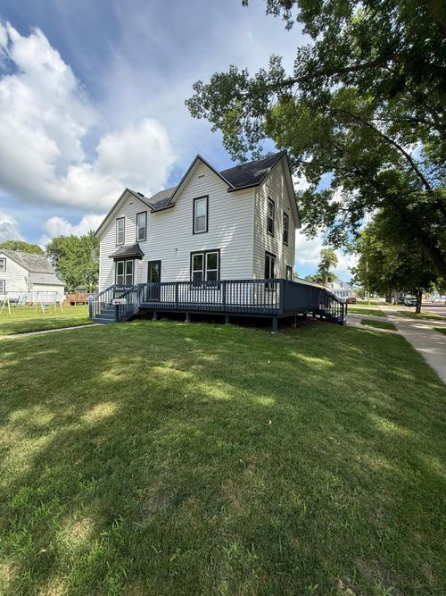 400 Walnut St Sw, Sleepy Eye, MN, 56085-1145 | Card Image