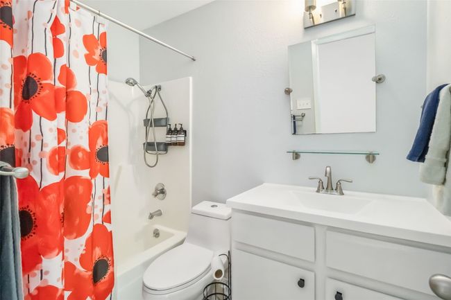 11204 Applewood Dr, House other with 4 bedrooms, 2 bathrooms and 4 parking in Austin TX | Image 14