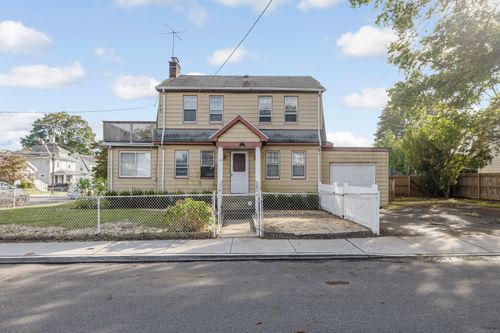 10 Delaware Ave, Norwalk, CT, 06851-2703 | Card Image