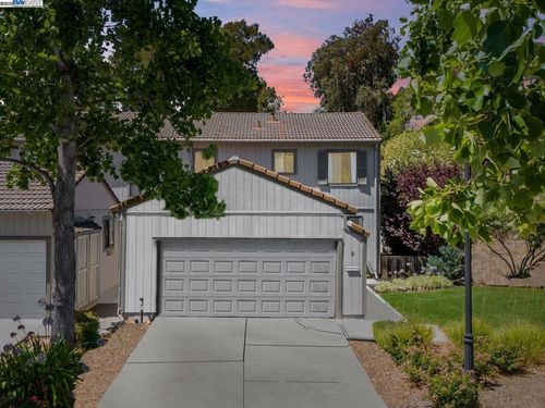 9 Moraine Ct, Hercules, CA, 94547-1405 | Card Image