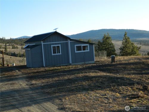 198 Antwyne Ln, Tonasket, WA, 98855-9481 | Card Image
