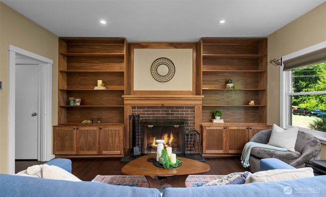 Living Area | Image 7