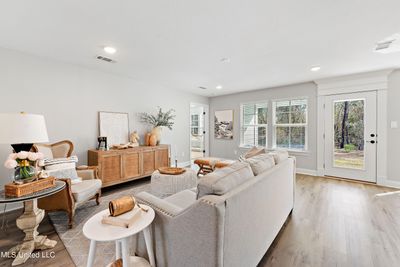 Living Area | Image 1