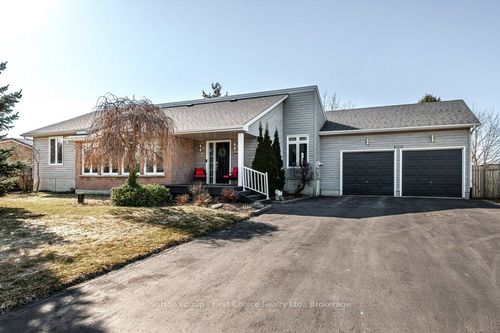 4888 Linhaven Dr, Gads Hill, ON, N0K1J0 | Card Image