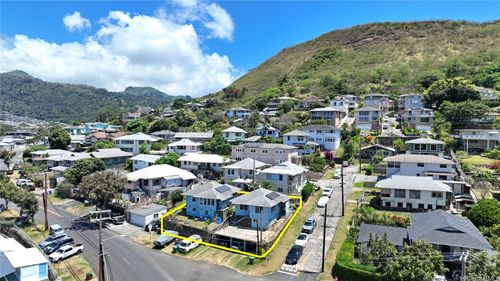 1767 Puowaina Dr, Honolulu, HI, 96813-1719 | Card Image