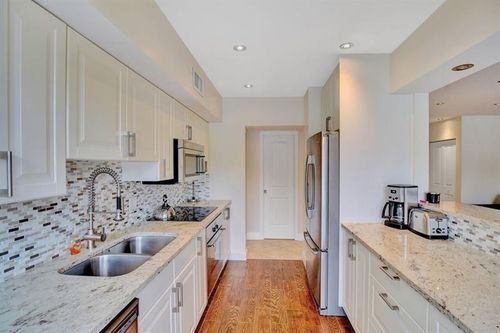 apt-154-250 180th Dr, Sunny Isles Beach, FL, 33160-5500 | Card Image