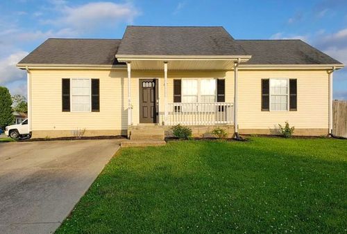 558 Oakmont Dr, Clarksville, TN, 37042-4707 | Card Image